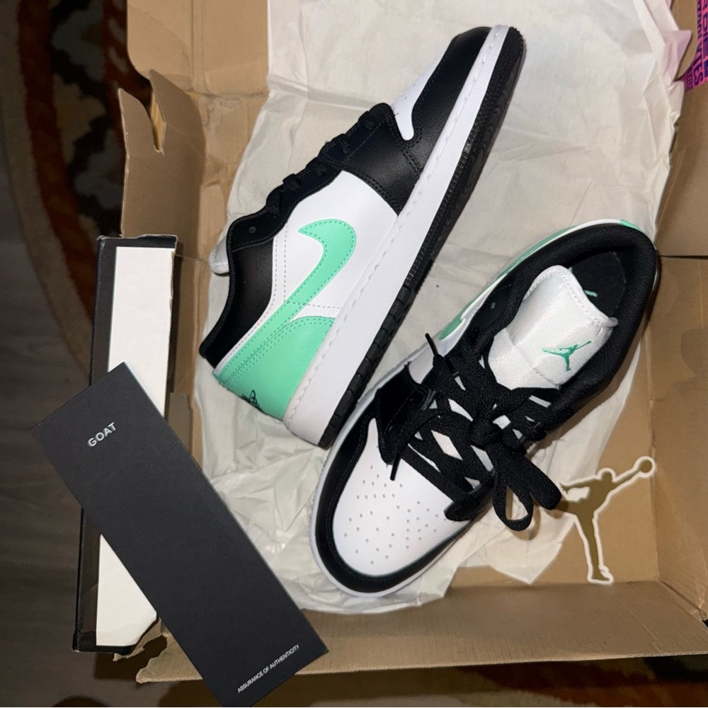 Air Jordan 1 Low (GS) in White/Black and Green Glow